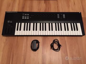 Native Instruments S49 Mk1