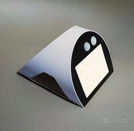 LAMPADA LED AD ENERGIA SOLARE 