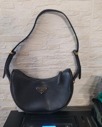 PRADA Borsa a spalla Arqué in pelle