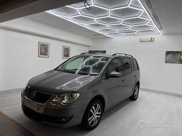 Volkswagen Touran 1.4 16V TSI 150CV DSG Highline E