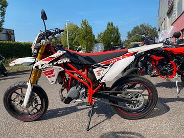Suzuki Valenti 50cc Supermotard