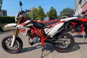 Suzuki Valenti 50cc Supermotard
