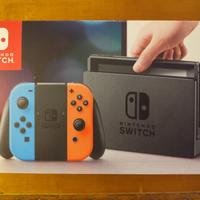 Console Nintendo Switch con custodia originale