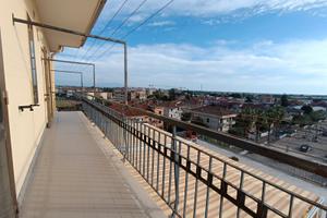Ampio appartamento vista mare