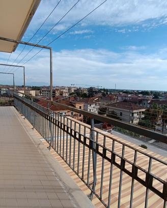 Ampio appartamento vista mare