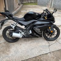 YAMAHA YZF R125 2017