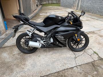 YAMAHA YZF R125 2017