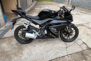 YAMAHA YZF R125 2017
