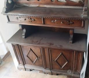 Antico Mobile in Legno Massiccio – Stile Classico