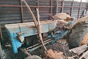 Trattore d'epoca FORDSON DEXTA