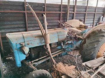 Trattore d'epoca FORDSON DEXTA