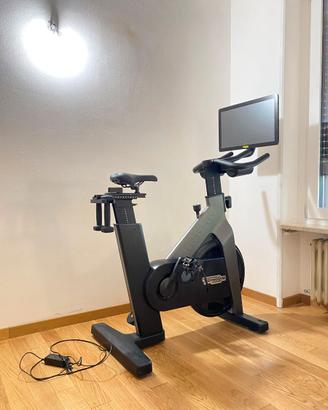 technogym bike schermo 22" come nuova