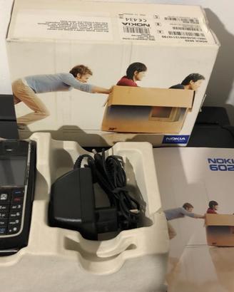 Cellulare Nokia 6020 con scatola e caricabatterie