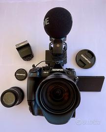Olympus OM-D EM-1 Mark II + ottiche + accessori.