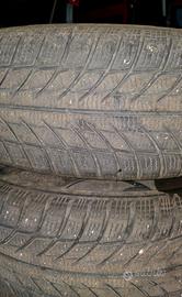 Set 4 Cerchi in Ferro 15" con Pneumatici invernali