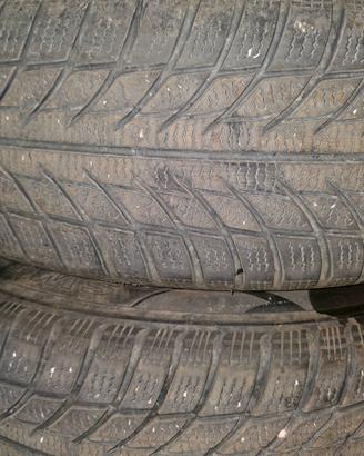 Set 4 Cerchi in Ferro 15" con Pneumatici invernali