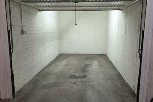 Box auto in Piazza Adriano