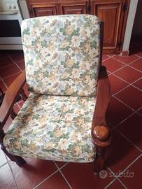divano e due poltrone