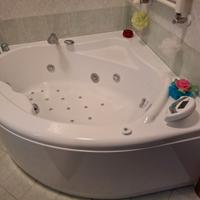 Vasca da bagno idromassaggio