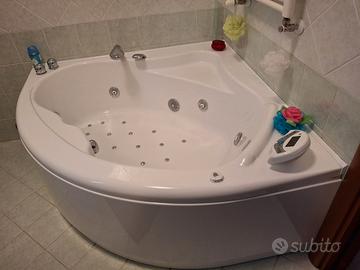 Vasca da bagno idromassaggio