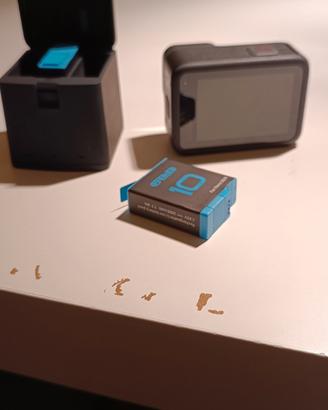 GoPro Hero 10 Black + Batterie e Caricatore