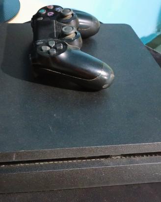 PS4 Slim 
