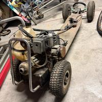 Skateboard motore a scoppio