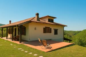 Villa Indipende. 350Mq piscina 18000 mq di terreno