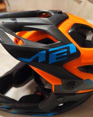 Casco MET