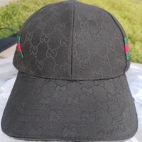 capellino Gucci GG Supreme nero 