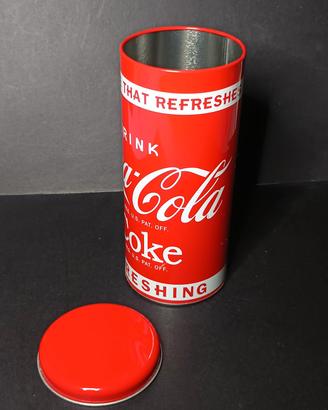 Cilindro in latta Coca Cola
