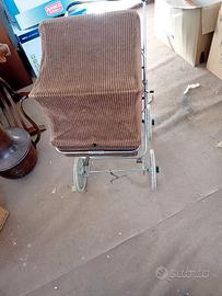 Carrozzella delle bambole Vintage