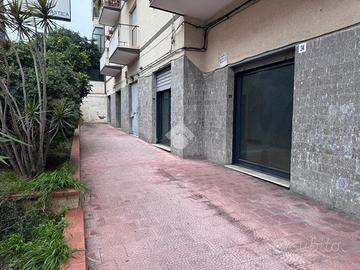 FLEMING-Bottega 130mq con ampio soppalco