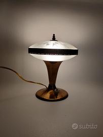 Lampada vintage, a forma di navicella spaziale