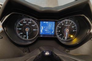 YAMAHA X-MAX 300 mod Tech Max.