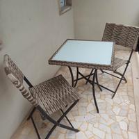 Tavolino con sedie di Enrico Coveri Garden