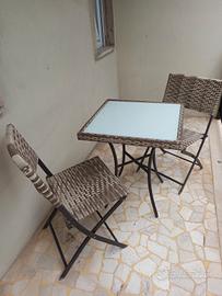 Tavolino con sedie di Enrico Coveri Garden