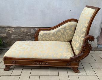 ANTICA DORMEUSE DIVANO IN NOCE INTAGLIATO