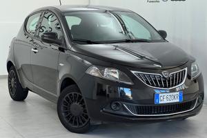 Ypsilon 1.0 firefly hybrid Silver s&s 70cv 5p.ti