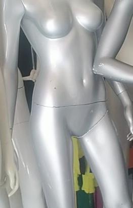 Manichino donna grigio fescion