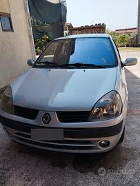 Auto Clio Nokia