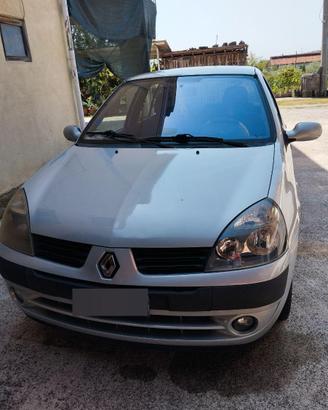 Auto Clio Nokia