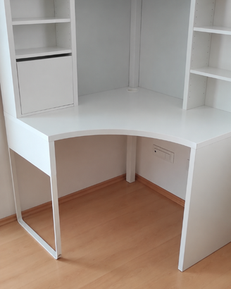 Scrivania angolare bianca Micke Ikea