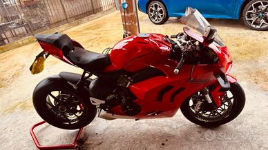 Ducati Panigale v4 2022