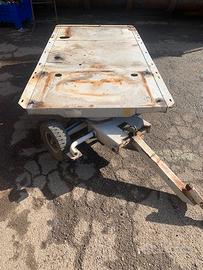 Rimorchio piccolo trainabile con freno