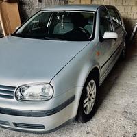 Golf  IV 90 CV con gancio e CARRELLO