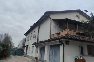 Vendita villa bifamiliare con giardino