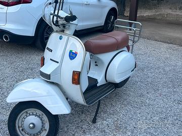Piaggio Vespa d’epoca px 150 arcobaleno