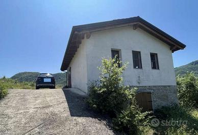 Complesso immobiliare a Castel d'Aiano (BO)