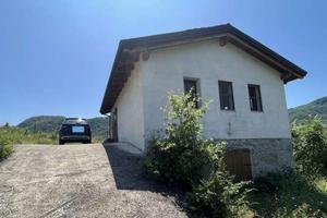 Complesso immobiliare a Castel d'Aiano (BO)